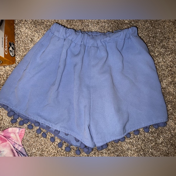 ROMWE Pants - ROMWE POMPOM SHORTS SIZE MEDIUM